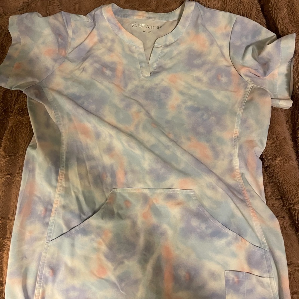 Scrubletics tunic top